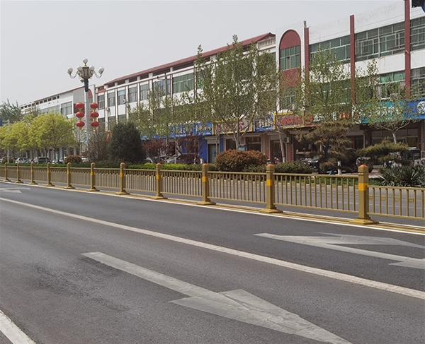 道路交通隔離護(hù)欄